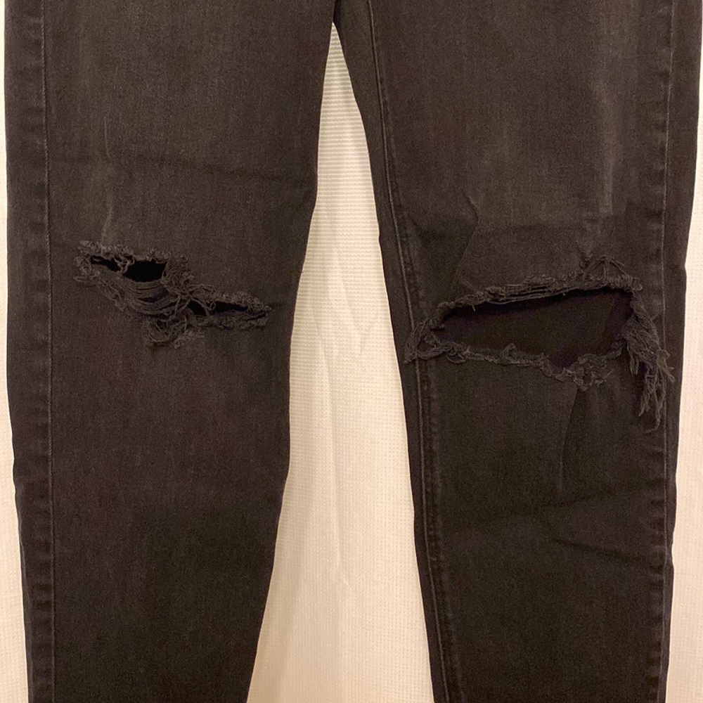 AE Ripped Mom Jean - Picture 4 of 7